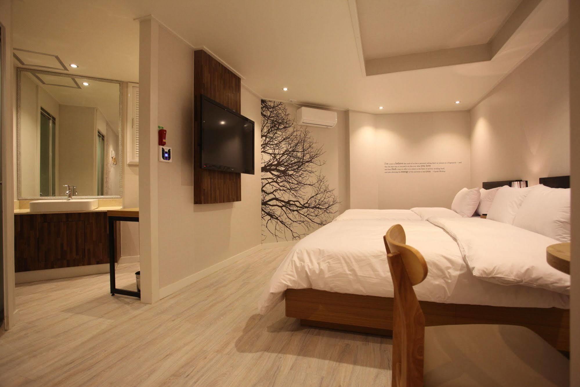 New Suwon Hotel Kültér fotó